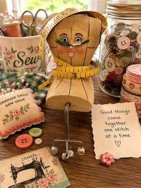 Vintage 2006 WMG Anthropomorphic Face Sewing Dress Form Shelf Sitter